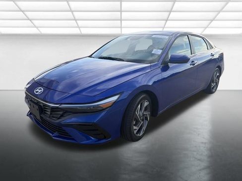Used 2025 Hyundai Elantra SEL FWD image 5