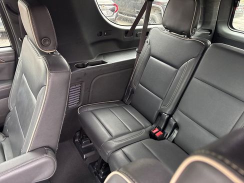 Used 2023 Chevrolet Suburban Premier AWD/4WD image 22