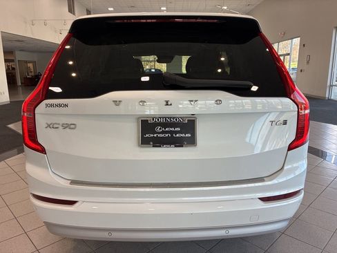 Used 2022 Volvo XC90 T6 Momentum w/ Advanced Package image 9