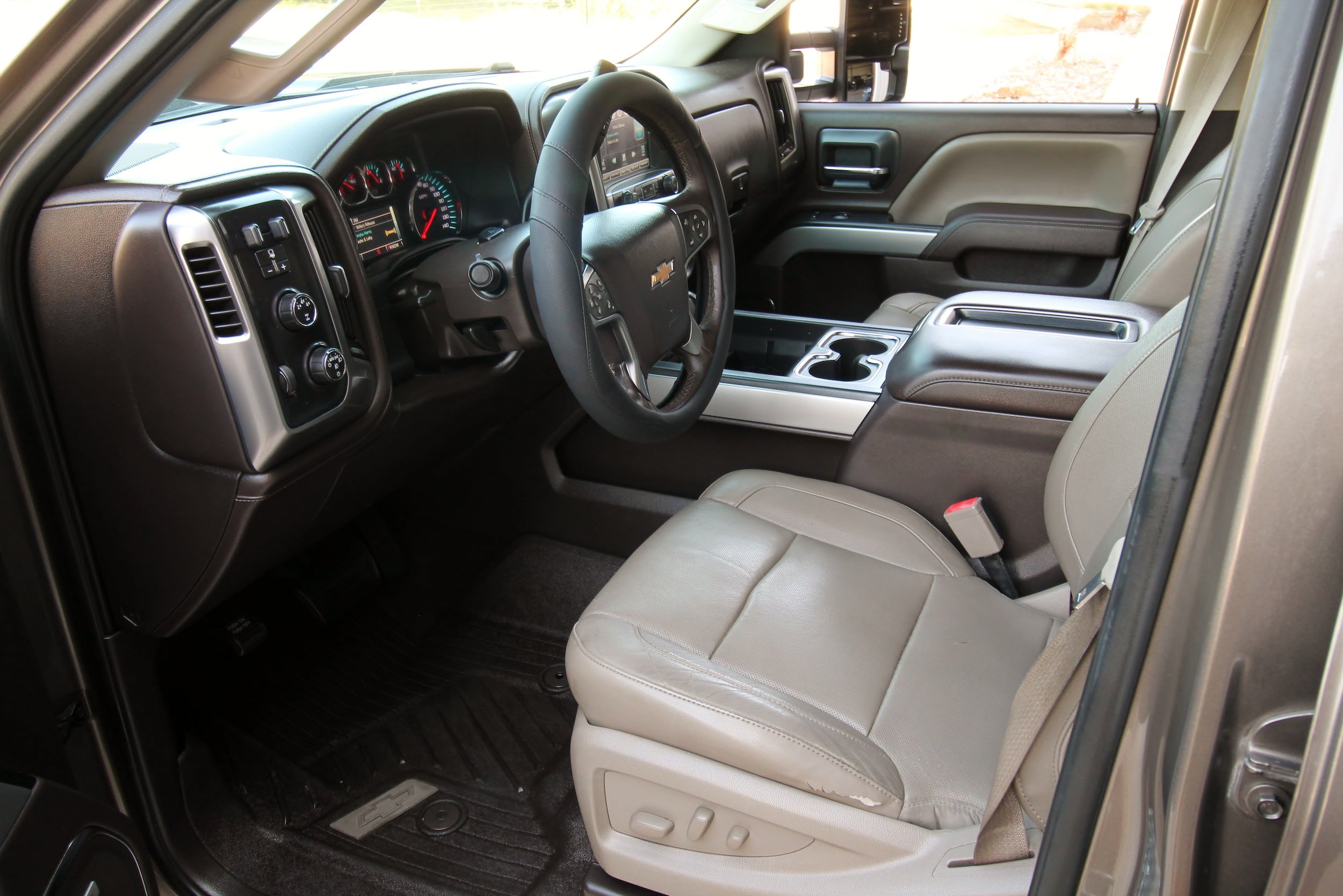 Used 2015 Chevrolet Silverado 3500 LTZ w/ Duramax Plus Package AWD/4WD image 22