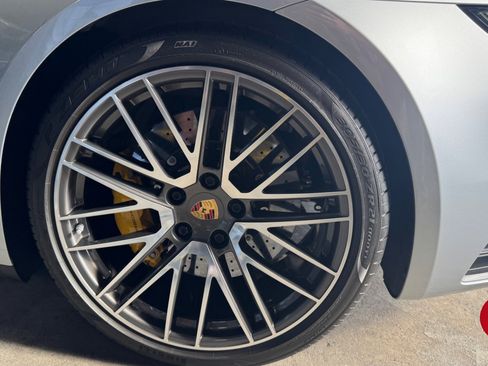 Used 2021 Porsche 911 Targa 4S w/ Sport Package image 25