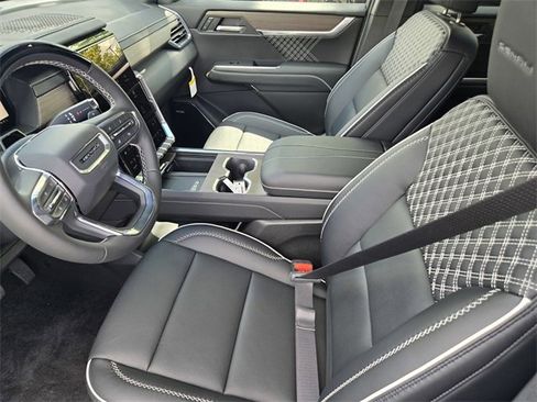 New 2026 GMC Acadia Denali w/ Super Cruise Package image 17