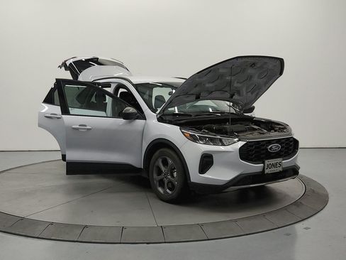 Used 2025 Ford Escape ST-Line FWD image 10