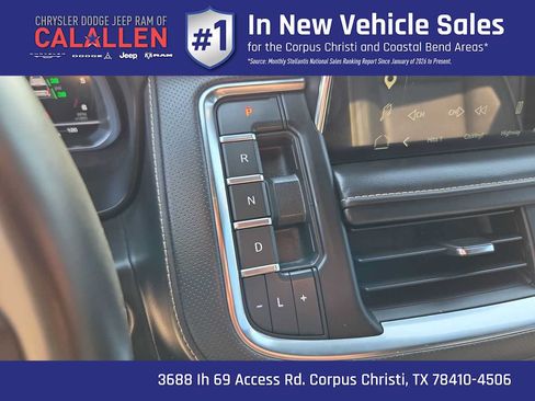 Used 2023 GMC Yukon XL SLT w/ SLT Premium Package RWD image 25
