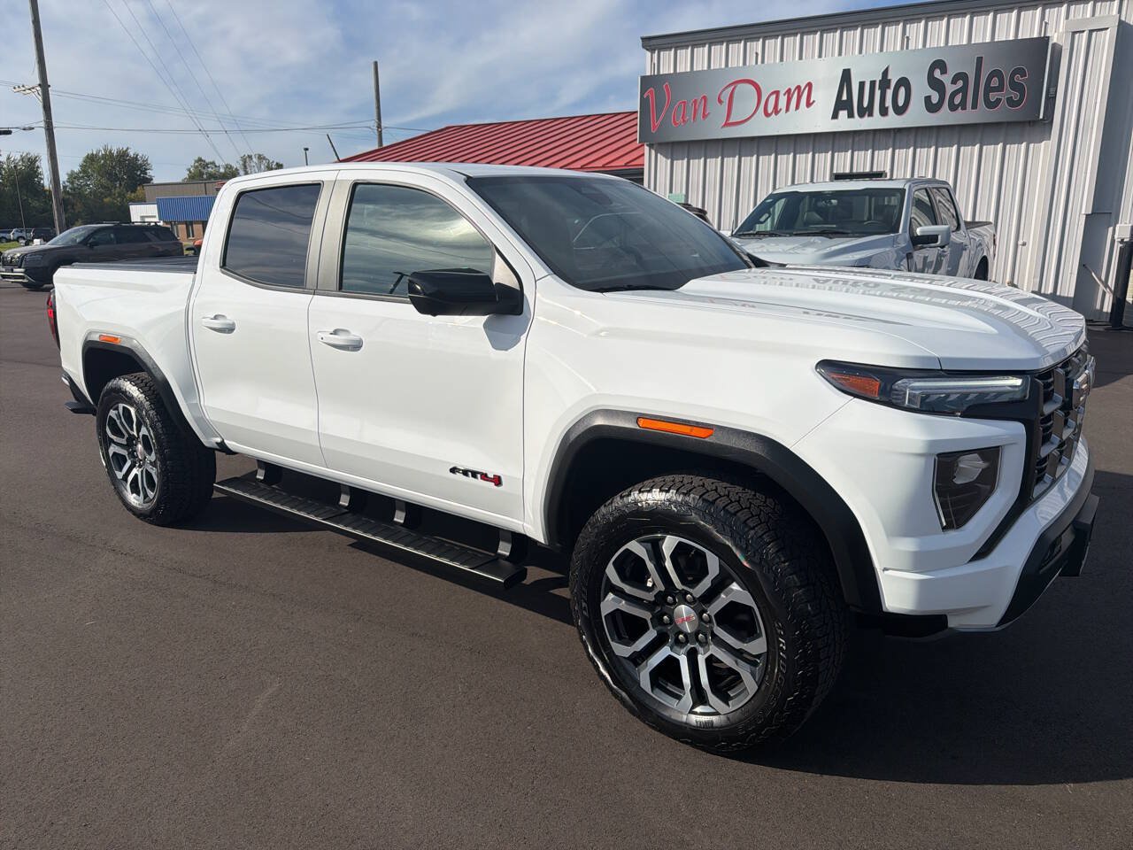 Used 2024 GMC Canyon AT4 w/ AT4 Premium Package AWD/4WD image 2