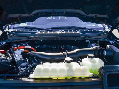 Used 2025 Ford F150 XLT w/ Equipment Group 302A MID image 27