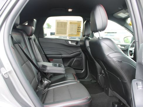 Used 2025 Ford Escape ST-Line FWD image 31