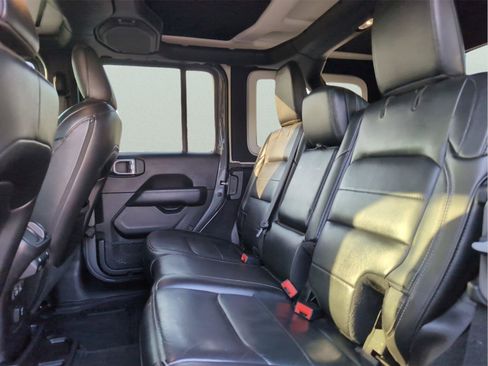 Used 2019 Jeep Wrangler Unlimited Sahara w/ Quick Order Package 24M Moab image 33