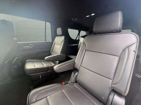 Used 2025 GMC Yukon XL Denali AWD/4WD image 21