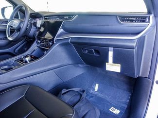 New 2025 Jeep Grand Cherokee Limited AWD/4WD video 2