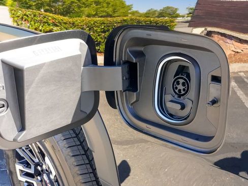 Used 2026 GMC Sierra EV Elevation image 16