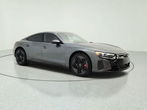 Used 2022 Audi RS e-tron GT AWD/4WD image 3
