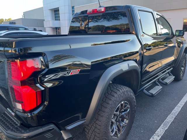 Used 2026 Chevrolet Colorado ZR2 w/ Technology Package AWD/4WD image 3