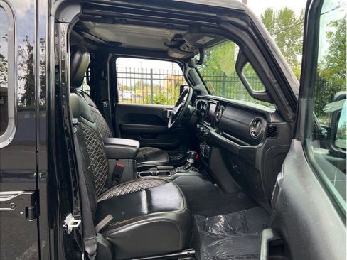 Used 2023 Jeep Gladiator Overland image 23