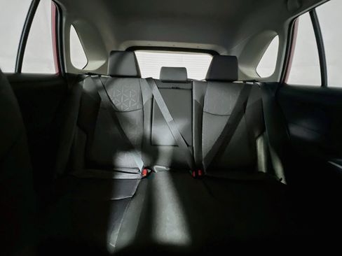 Used 2025 Toyota RAV4 XLE FWD image 31