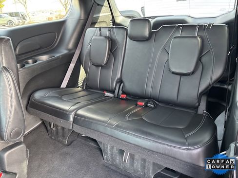 Used 2025 Chrysler Pacifica Select image 48