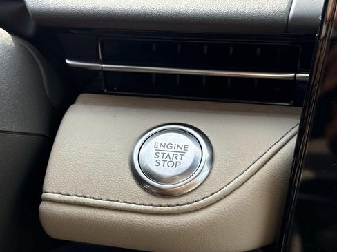 Used 2025 Lincoln Nautilus Reserve image 17