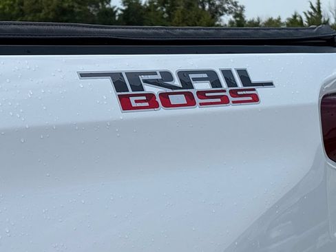 Used 2022 Chevrolet Silverado 1500 LT Trail Boss w/ LPO, Dark Essentials Package AWD/4WD image 53