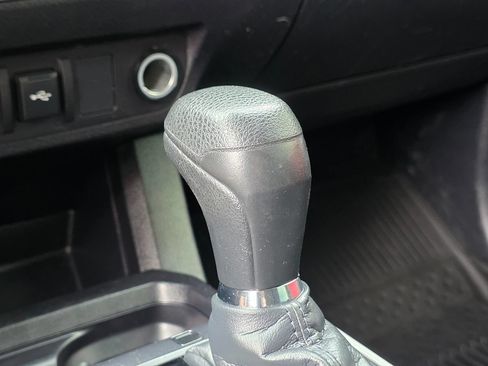 Used 2021 Toyota Tacoma SR5 AWD/4WD image 45