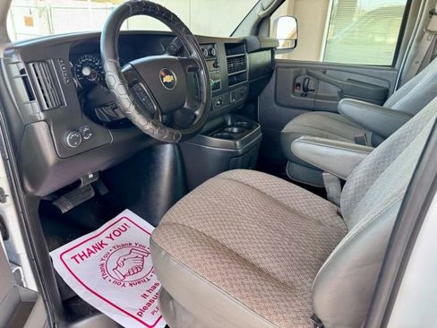 Used 2015 Chevrolet Express 2500 image 10