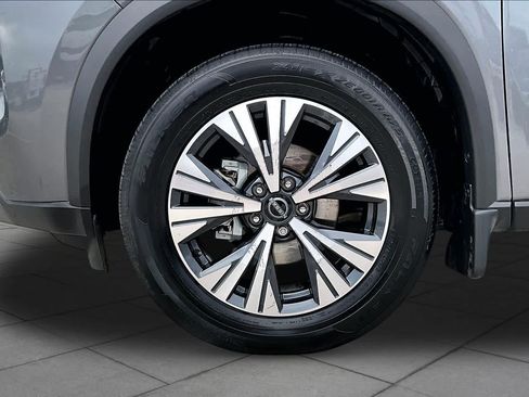 Certified 2022 Nissan Rogue SV w/ SV Premium Package FWD image 11