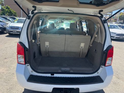 Used 2010 Nissan Pathfinder SE w/ SE Premium Journey Pkg RWD image 8