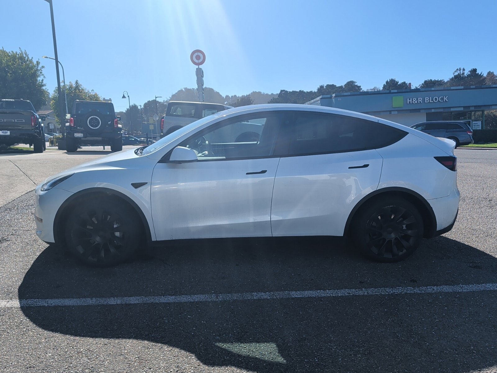 Used 2023 Tesla Model Y Long Range AWD/4WD image 8