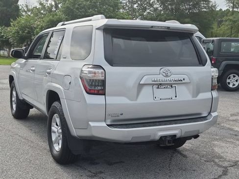 Used 2017 Toyota 4Runner SR5 RWD image 5