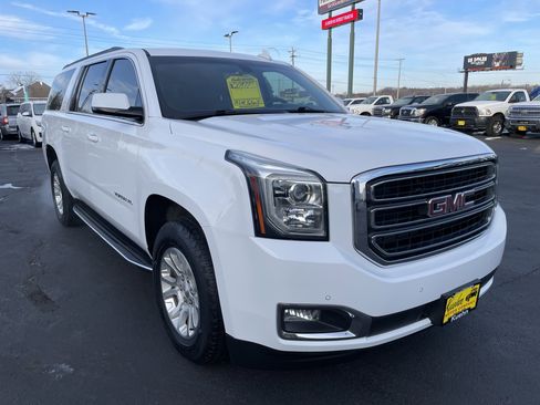 Used 2019 GMC Yukon XL SLE w/ HD Trailering Package image 2