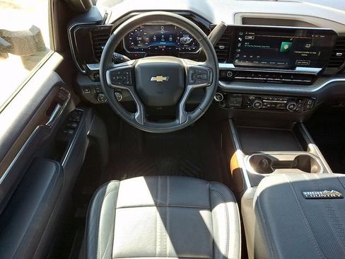 Used 2024 Chevrolet Silverado 2500 High Country w/ High Country Premium Package AWD/4WD image 11