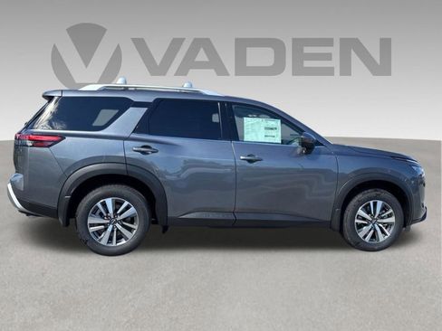 New 2026 Nissan Pathfinder SL FWD image 30