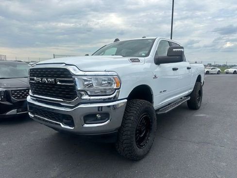 Used 2024 RAM 2500 Big Horn AWD/4WD image 3