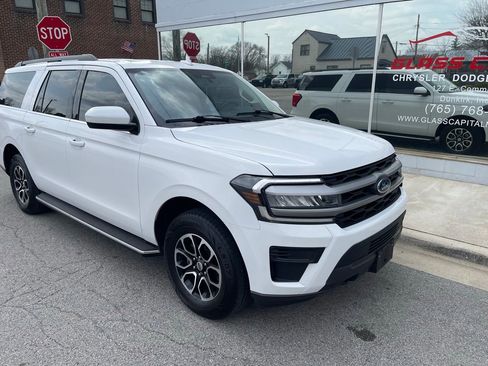 Used 2023 Ford Expedition Max XLT image 1