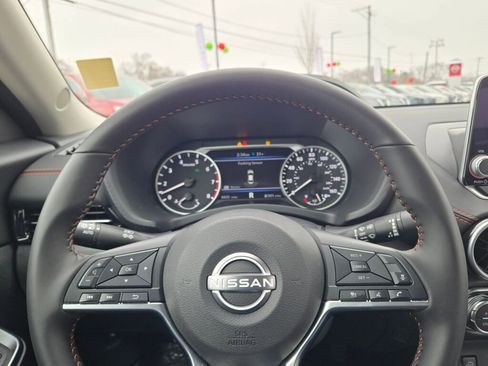 Used 2025 Nissan Sentra SR image 28