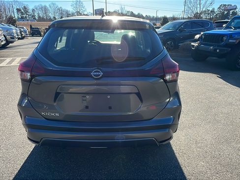 Used 2024 Nissan Kicks S image 9