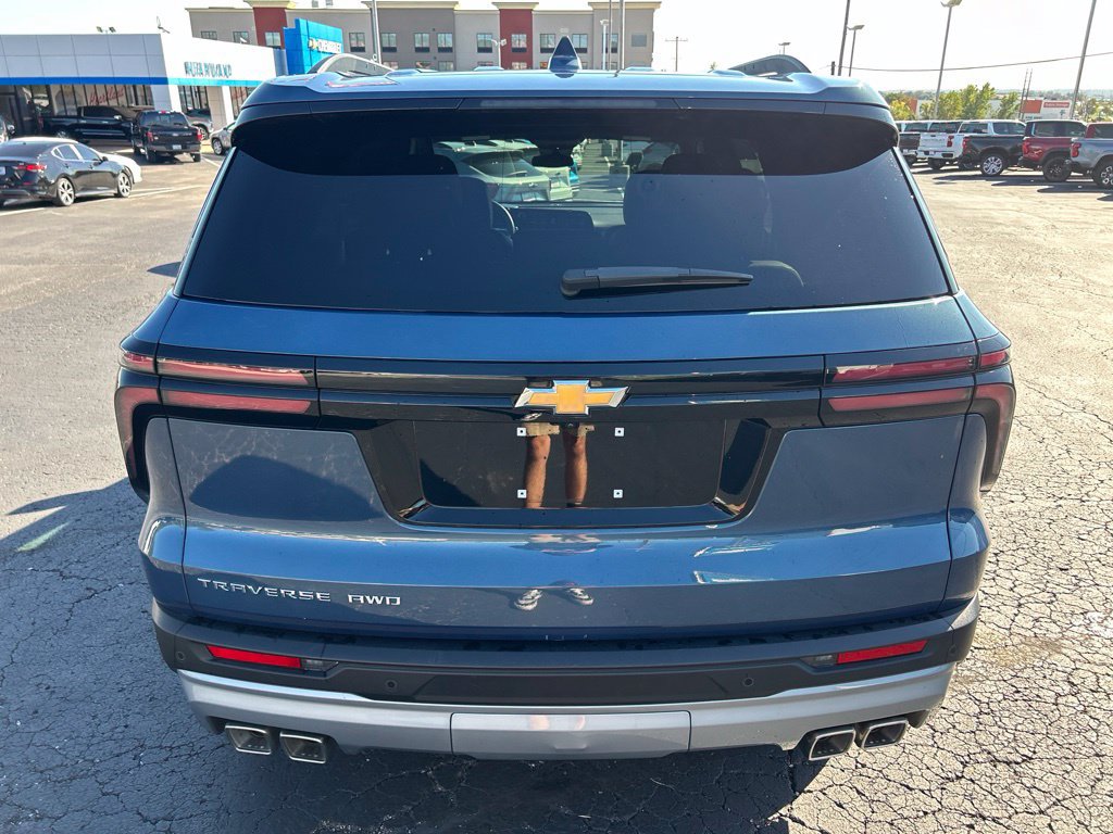 Used 2026 Chevrolet Traverse LT AWD/4WD image 6