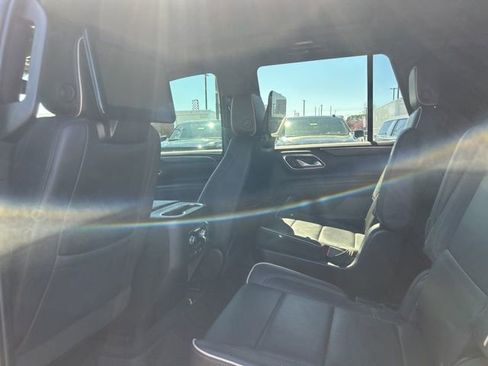 Used 2023 GMC Yukon SLT image 30