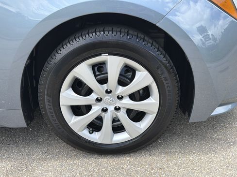Used 2023 Toyota Corolla LE FWD image 12