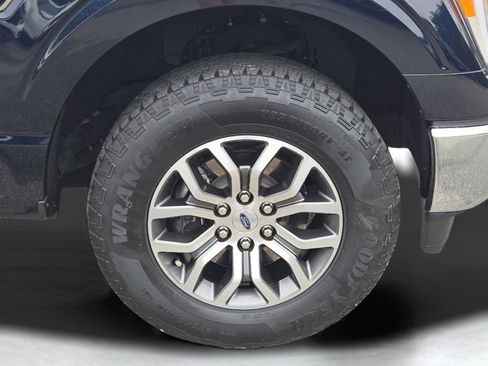 Used 2022 Ford F150 Lariat w/ Trailer Tow Package image 31