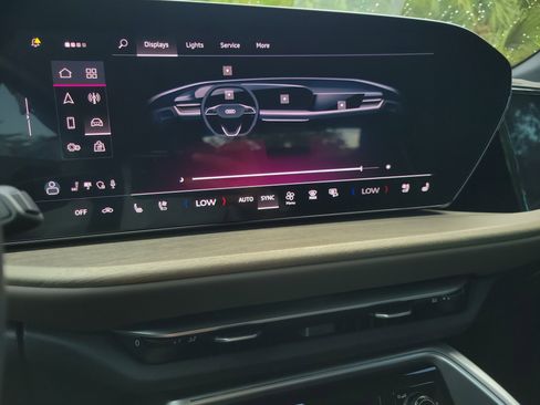 Used 2025 Audi Q5 Prestige AWD/4WD image 25