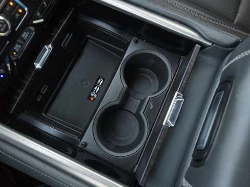 Used 2024 GMC Yukon Denali image 26