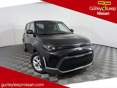 Used 2025 Kia Soul LX w/ LX Technology Package FWD image 1