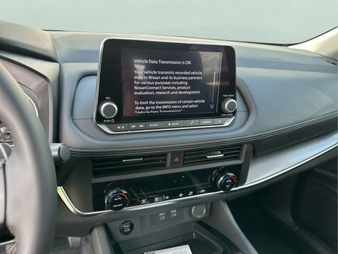 Certified 2025 Nissan Rogue SV AWD/4WD image 16
