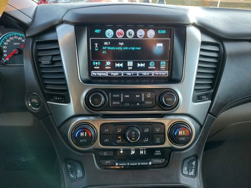 Used 2016 Chevrolet Suburban LTZ image 3