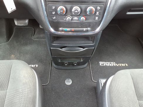 Used 2015 Dodge Grand Caravan SE w/ Quick Order Package 29E SE FWD image 17