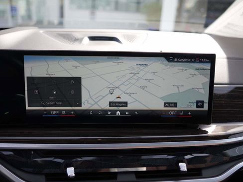 Used 2024 BMW X7 xDrive40i w/ Executive Package image 21