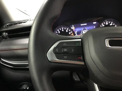 Used 2022 Jeep Compass Trailhawk w/ Trailhawk Convenience Group AWD/4WD image 38