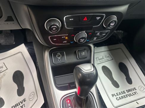 Used 2018 Jeep Compass Latitude w/ Popular Equipment Group image 33