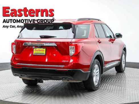 Used 2021 Ford Explorer XLT image 5