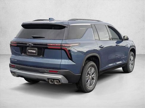 New 2026 Chevrolet Traverse LT image 2